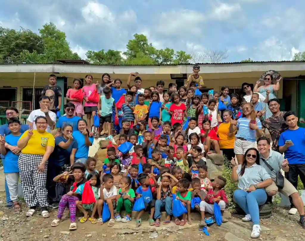 Something Somewhere team helped facilitate a gift-giving event to a primary school in Iba, Zambales.